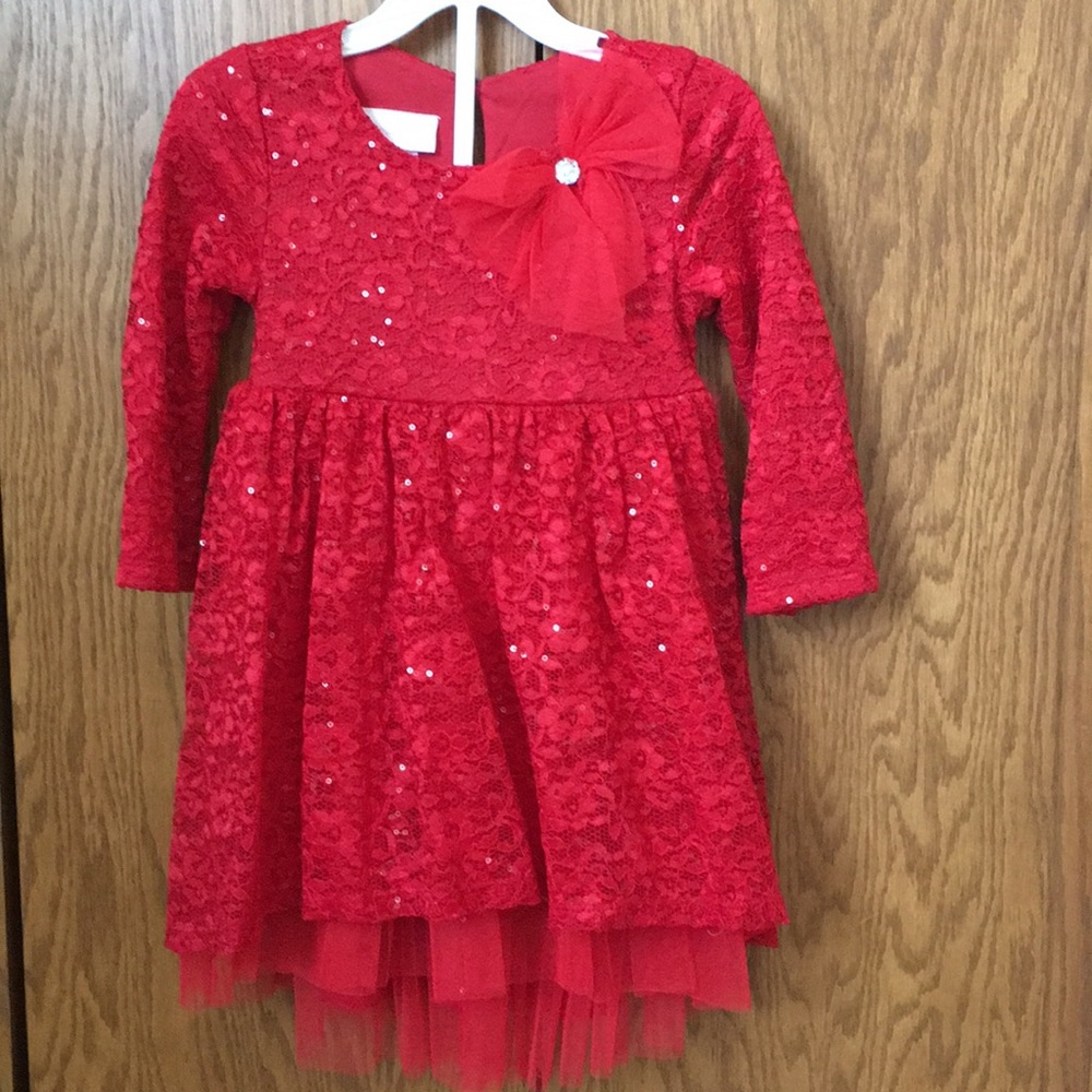 Girl’s red sequined lace dress with tulle